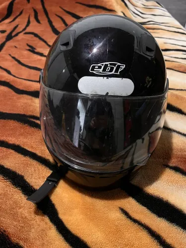 Vendo capacete ebf tamanho 56