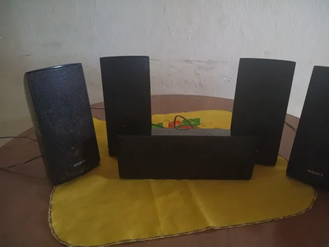 Caixinha acústica home theater