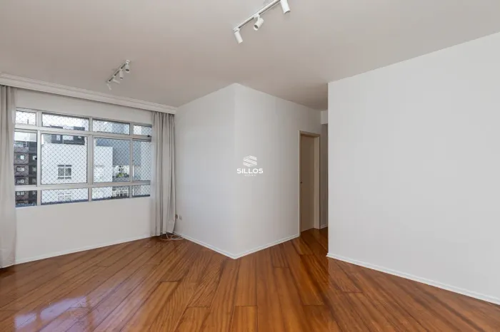 Apartamento à venda com 3 quartos no Cabral em Curitiba