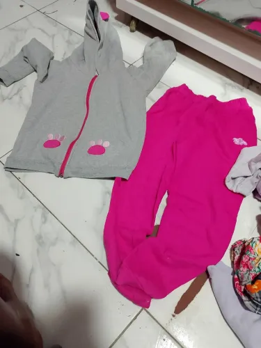 Lotes de menina tudo conservado 
