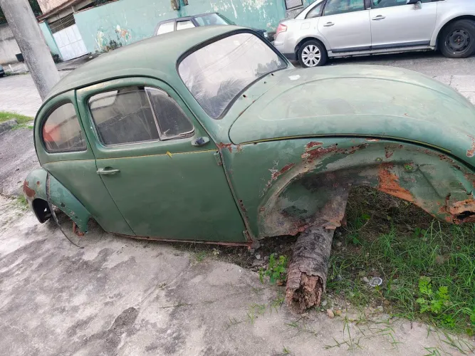 Carroceria de Fusca, sem fundo.