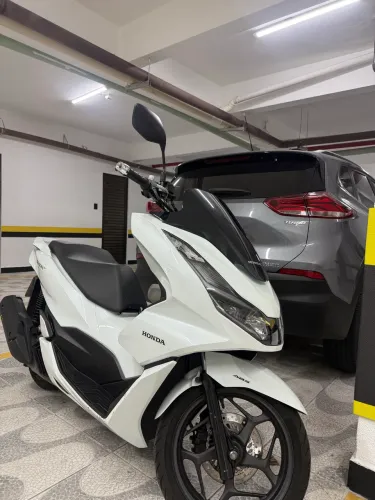 PCX 160, APENAS 9.000KM - ÚNICA DONA, AINDA NA GARANTIA!