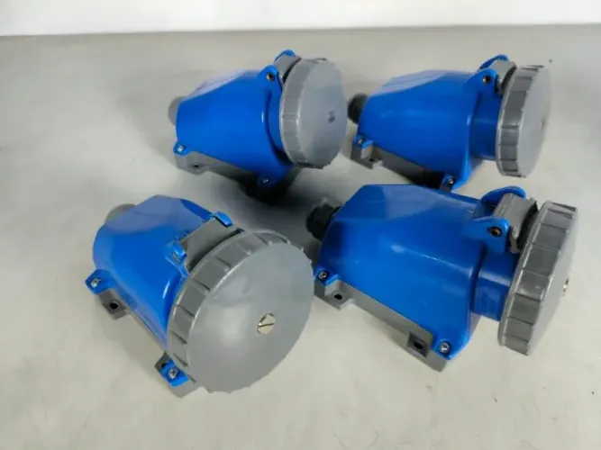 TOMADA SE SOBREPOR 3P- 32A - 220/240 VAC S-4209W