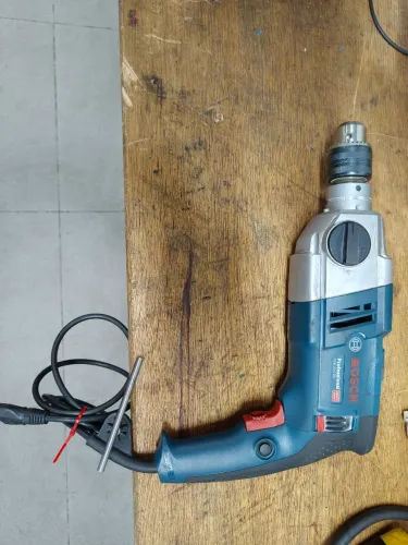 Furadeira de Impacto Bosch GSB 20-2 RE 220V - Excelente Estado