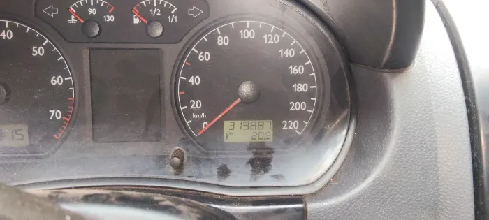 Volkswagen Polo Sedan 1.6 MI 101cv 8V 4P 2003