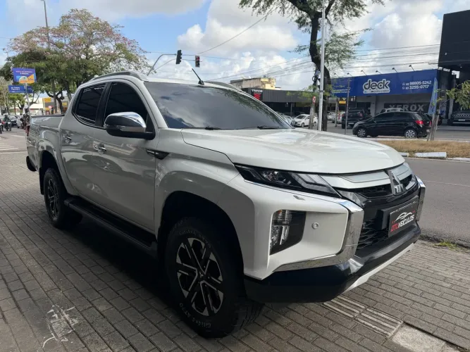 Mitsubishi L200 Triton Sport HPE-S 2.4 CD Dies. AUT 2024