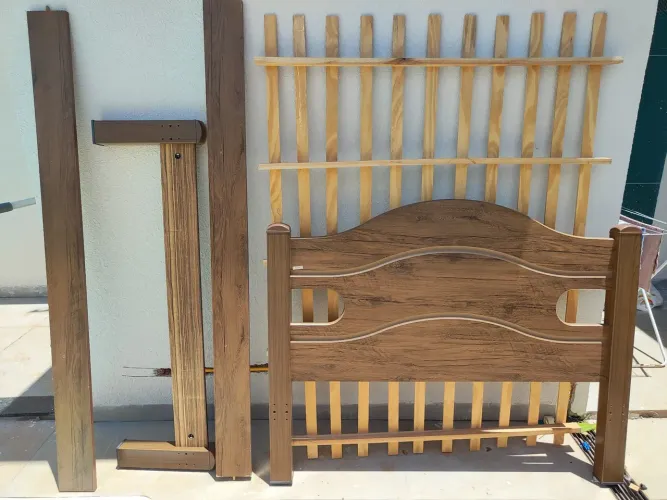 Cama de Madeira