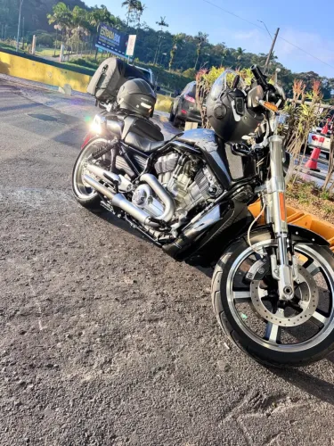 Harley Davidson Vrod Mucle baixo KM