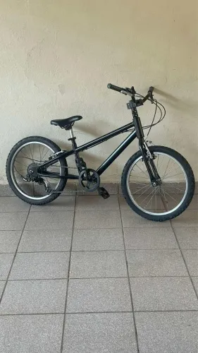 Bicicleta Aro 20 com 7 marchas Shimano