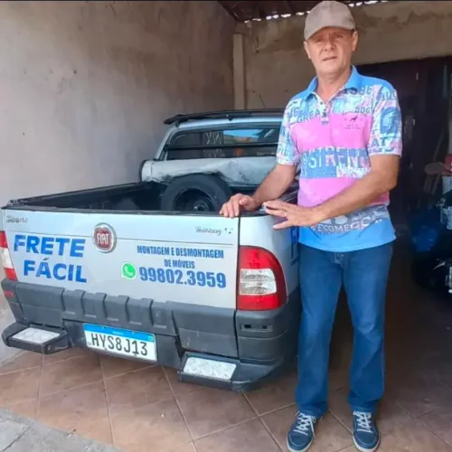 Faz-se frete, montagem e desmontagem de móveis 