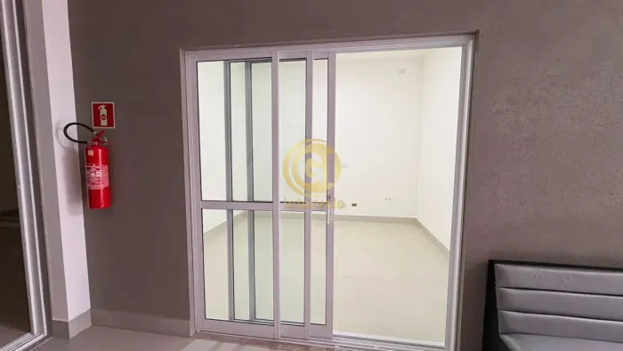 Sala Comercial para Locação no Villa Branca 13 m² e Estrutura Nova