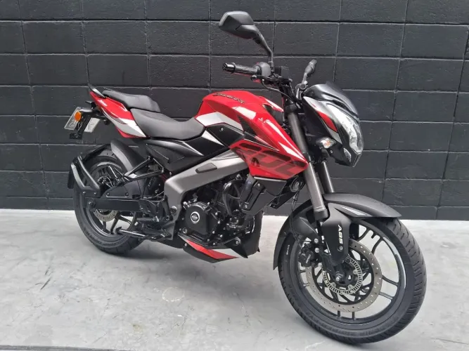 Bajaj DOMINAR 200
