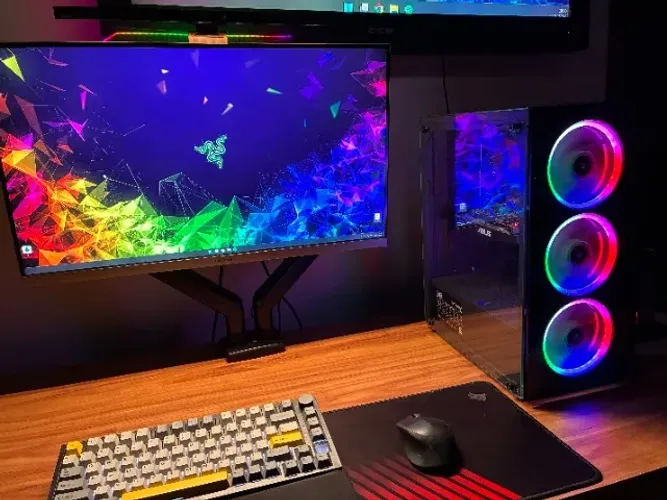 PC GAMER Ryzen 5 5600 RX 590