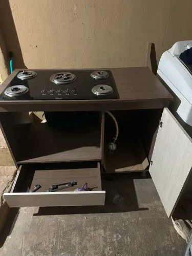 Fogão cooktop com armário