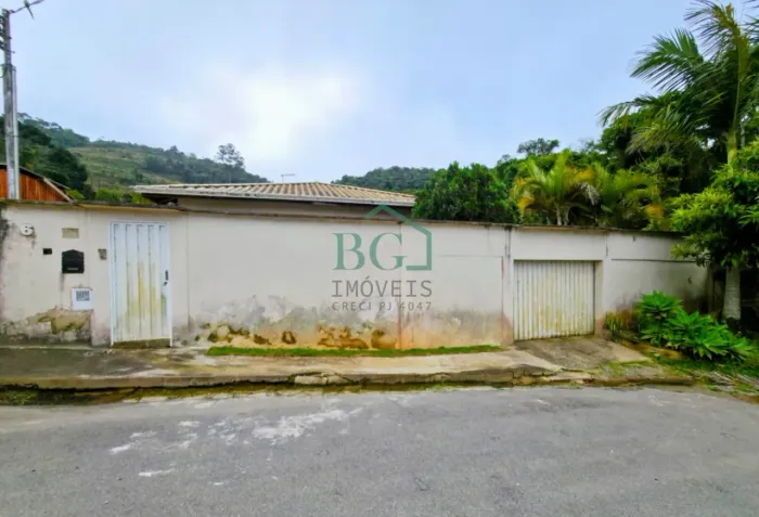 66893 - Bortolan - Excelente casa à venda em bairro tradicional em Poços de Caldas/MG