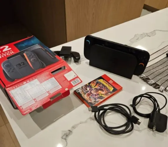 Nintendo Switch 2 + Donkey Kong Bananza 