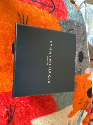 Vendo relógio da Tommy Hilfiger, na caixa, com nota fiscal 