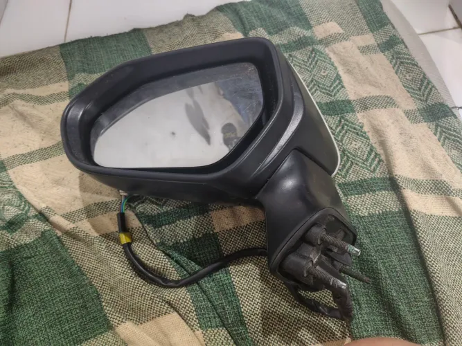 Retrovisor do lado  esquerdo corrola  ano 2020 a 2021 original 