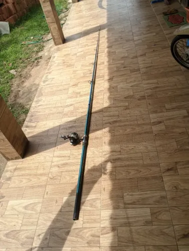 Vendo ou troco vara de pesca profissional