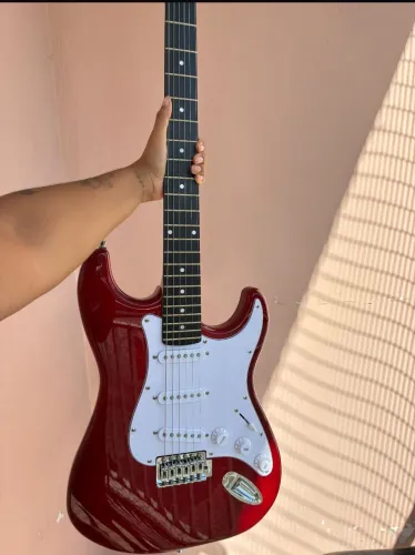 Guitarra NOVA + Amplificador + Case | 1 mês de uso