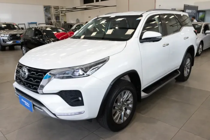 Toyota Hilux SW4 SRX 4X4 2.8 TDI 16V Dies. Aut. 2024