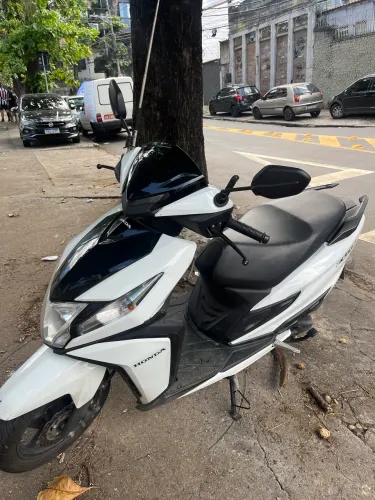 Vendo honda Elite 125 5k nova, sem nada a fazer, so pegar e andar