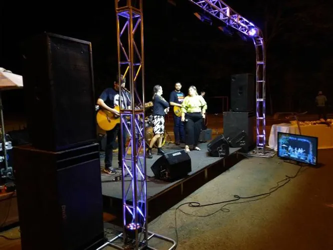 Palco/som/ luz para igrejas.