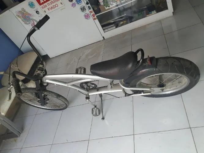 Bicicleta Chopper  com cabelo no pneu!