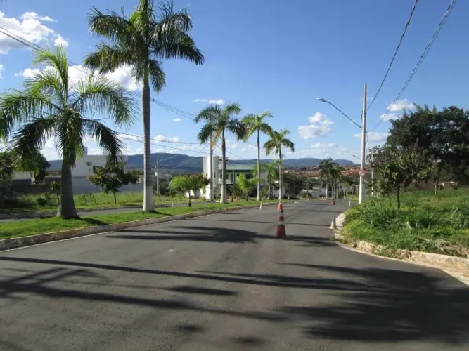 Lote de 512,40 M² no condomínio Pampulha em Montes Claros MG