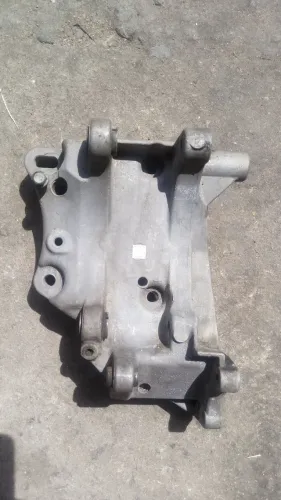 Peugeot 206 207 Suporte alternador bomba