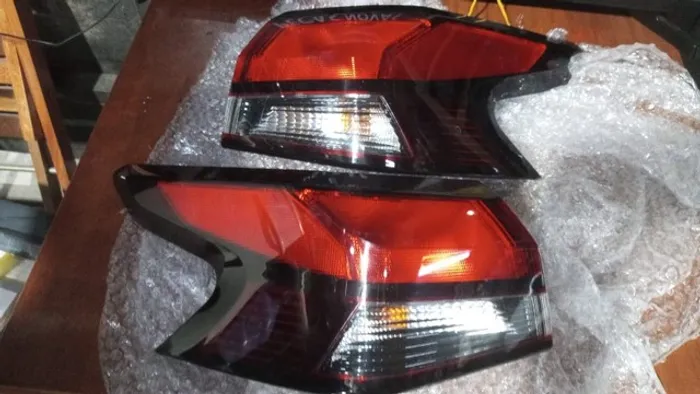 lanterna nissan versa 2022