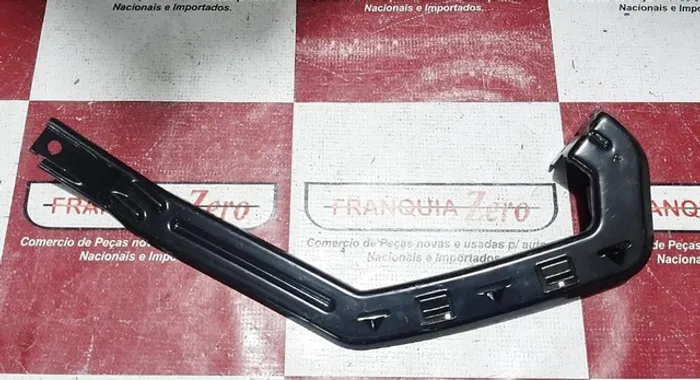 Suporte do farol Hb20 2013 a 2019 lado direito