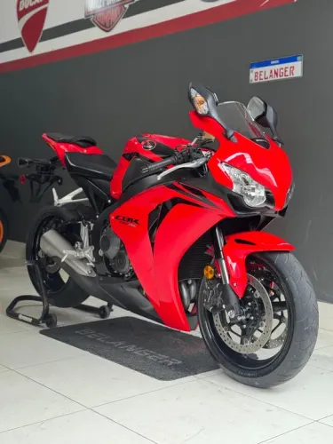 HONDA CBR 1000RR 2008 COM 840KM IMPECÁVEL 