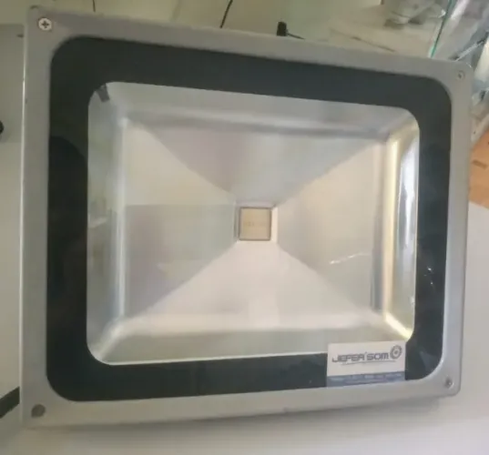 Refletor Led 50W Bivolt -Rgb-sem tomada