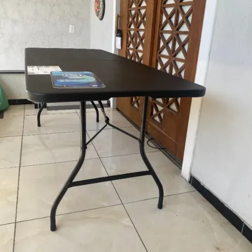Mesa portátil dobrável COR PRETA nova  promoção R$ 400 (ñ tem menor preço) 