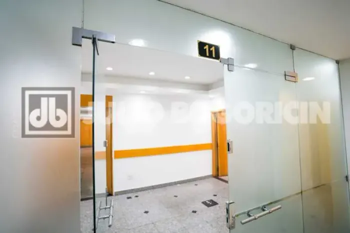 Rua da Quitanda Centro do Rio Andar corrido Conjunto de salas Garagem VLT Metro