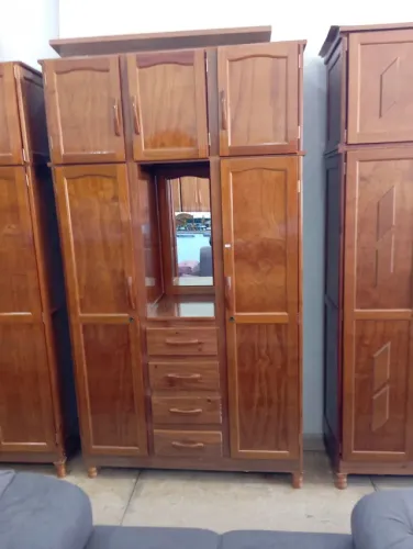 GUARDA ROUPA NOVO EM MADEIRA, ALTO PADRÃO