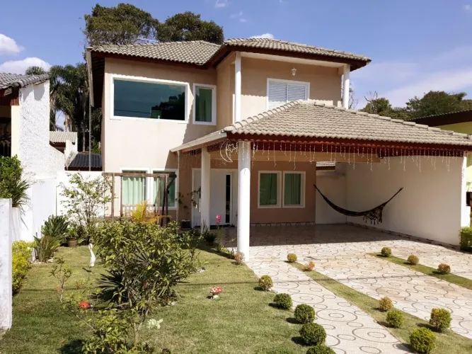 Casa à venda no condomínio Villa Rica