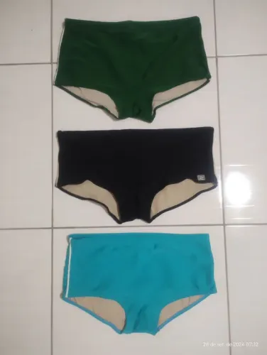 Três sungas de praia praticamente novas!!!
