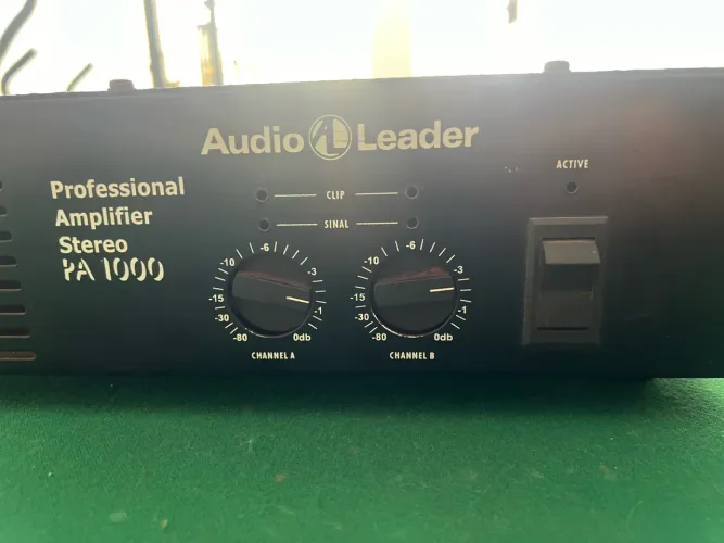 Amplificador de Áudio 2 Canais AudioLeader