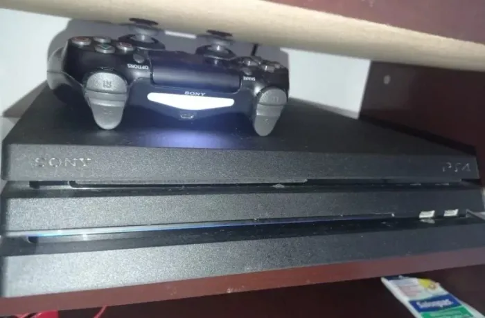 Playstation 4 PRO 1 TB + Playstation VR Realidade Virtual+ 12 jogos grátis.