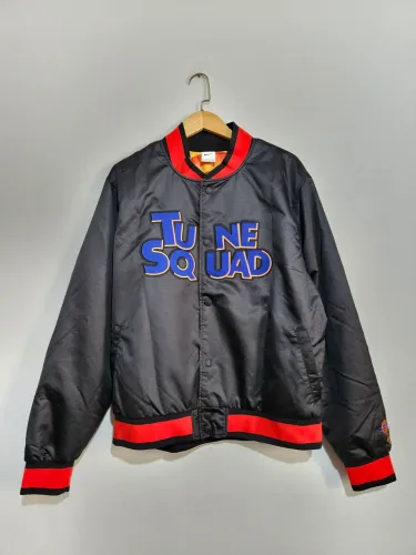 Jaqueta Nike Space Jam 2 LeBron James Tune Squad