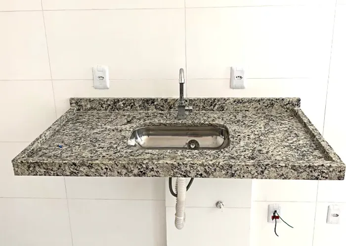 Pia de Granito 1,20m com Cuba Inox - Área de Serviço/Cozinha
