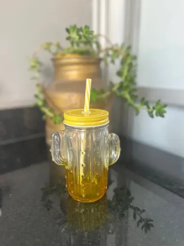 Copo Cactus com Tampa e Canudo - Design Divertido