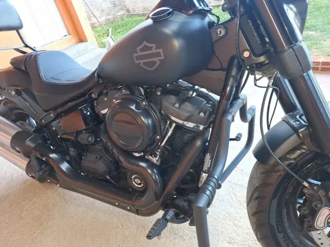 troco por carro e moto big trail "leia o anuncio Harley-Davidson Fat " moto esta impecavel
