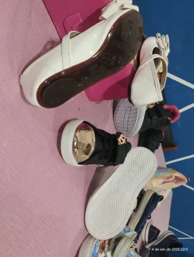 Lote 9 pares de calçados 27 a 28 menina