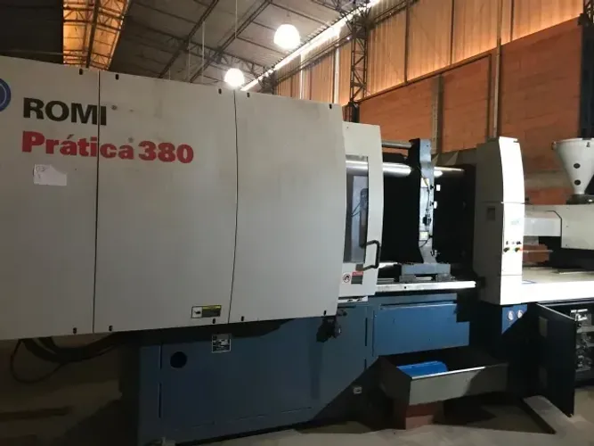 Injetora ROMI Prática 380 V2.0