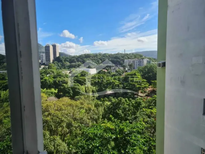SALA QUARTO COM VISTA VERDE EM RUA NOBRE PRÓXIMO AO RIO SUL