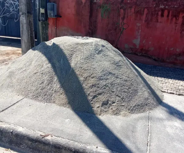 Pó de pedras para construção, entrega rápida.