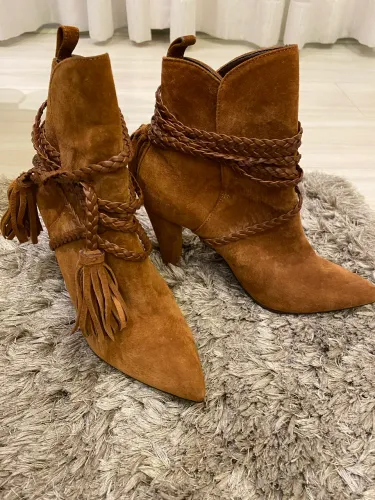 Bota Schütz